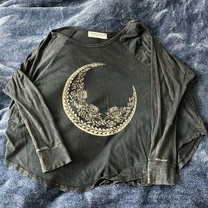 Wide long sleeve dark grey/black top with moon design on front